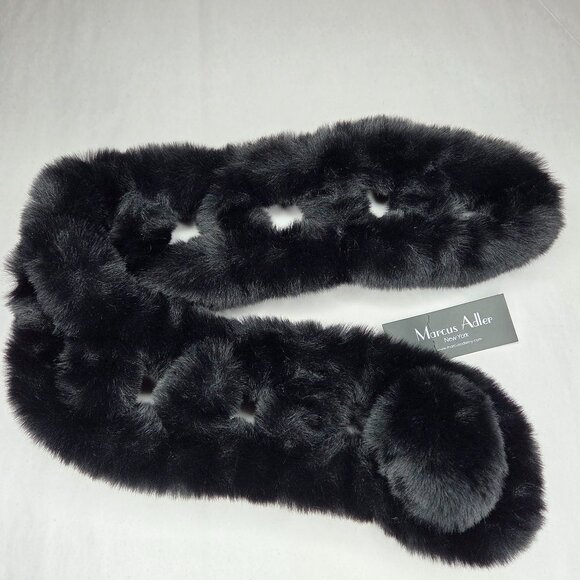 Marcus Adler Accessories - NWT Marcus Adler Women's Faux Fur Pom Pull-Through Collar Scarf OS